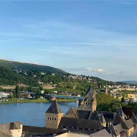 Schoene Penthouse Direkt Am Deutschen Eck Lejlighed