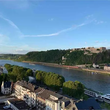 Schoene Penthouse Direkt Am Deutschen Eck Lejlighed